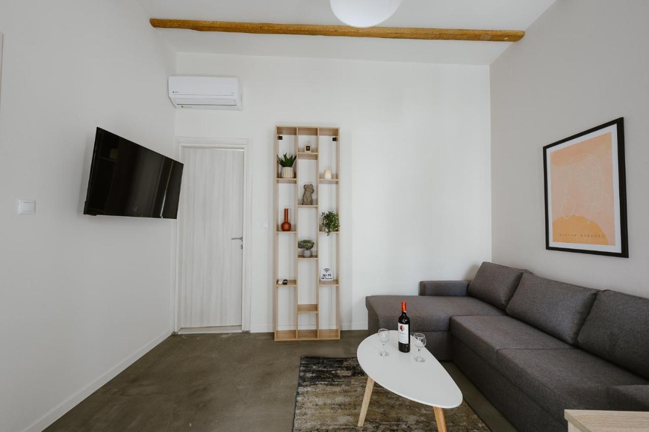 Lb Luxury Apartments Volos Bagian luar foto